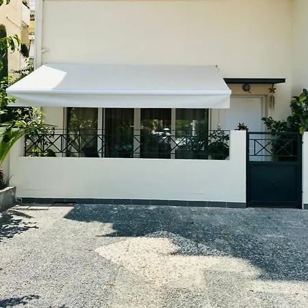 Unique, Stylish Studio Near Beaches-3